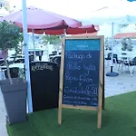 Tipaki Cristianos アパート *