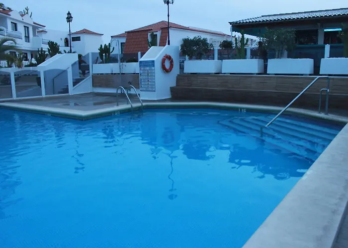 Tipaki Cristianos Apartment