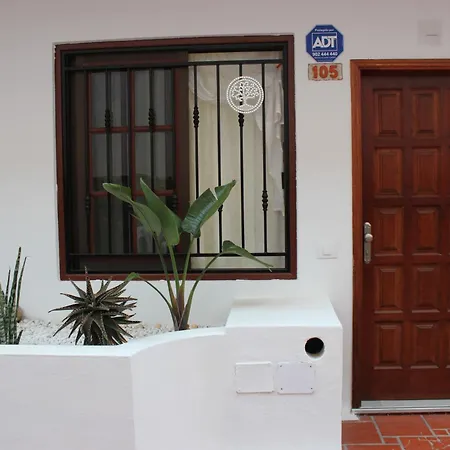 Tipaki Cristianos Apartamento
