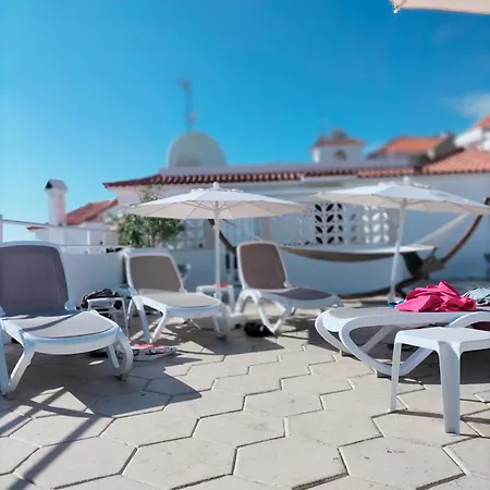 Apartament Cristianos Tipaki *