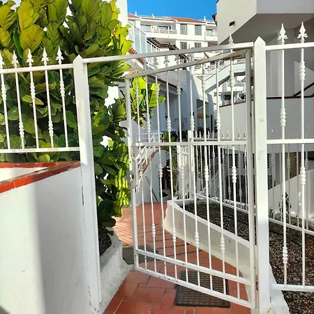 Apartament Cristianos Tipaki *