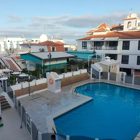 Cristianos Tipaki Apartament *