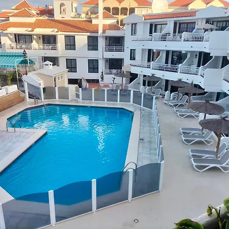 Cristianos Tipaki Apartament *