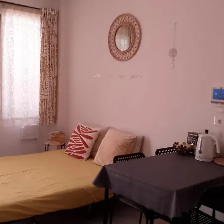 Cristianos Tipaki Apartament *