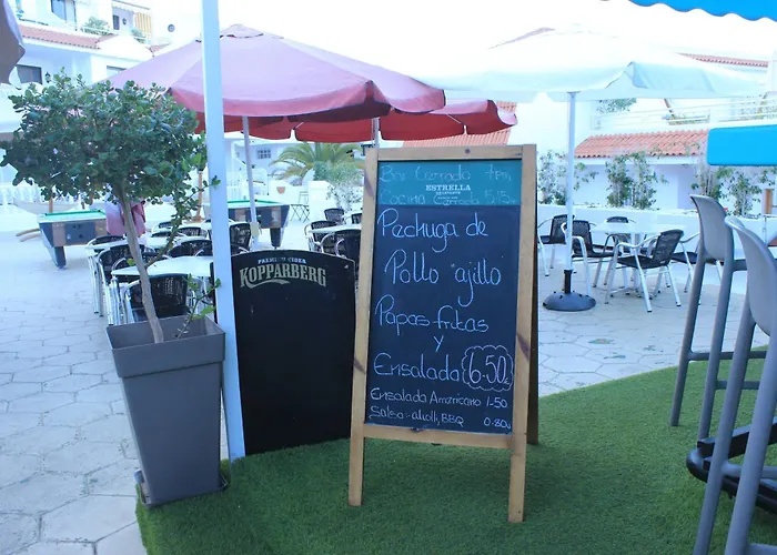 Tipaki Cristianos Apartment *