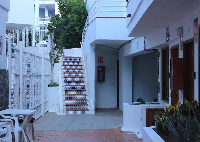 Tipaki Cristianos Apartment